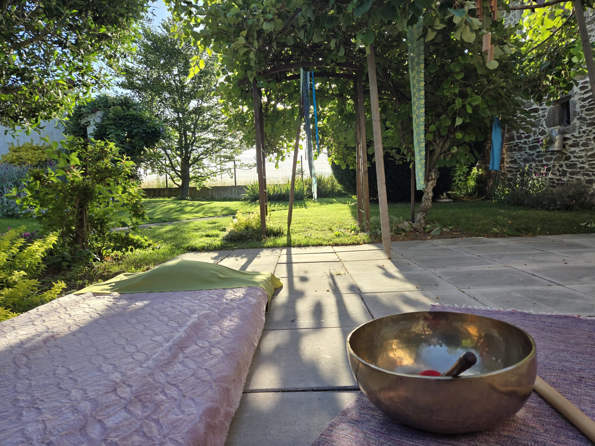 Jardin de yes ZEN studio à Beauvallon près de Mornant